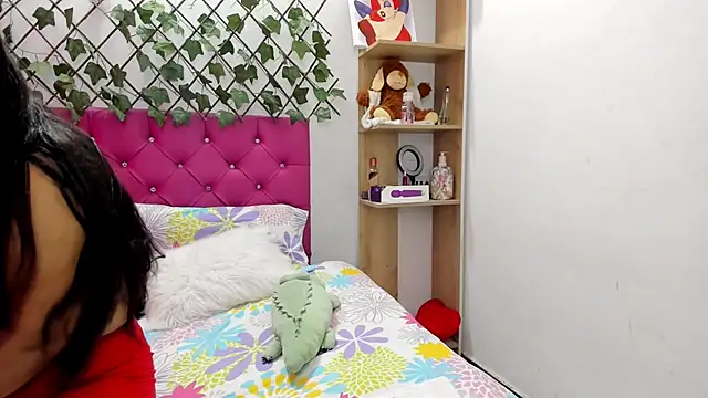 BellaBellosinia online show from 02/07/26, 03:47