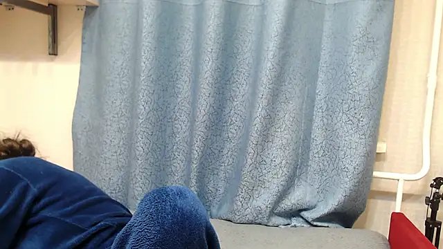 alisacucumber online show from 10/22/25, 04:28