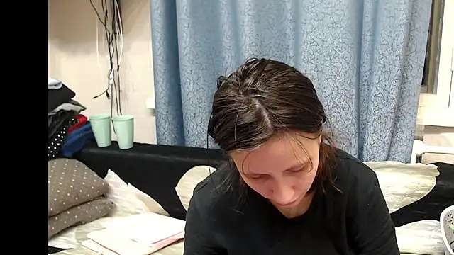 alisacucumber online show from 02/18/25, 07:19