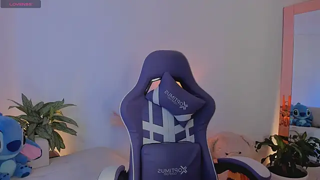 roxie gates  online show from 03/14/26, 01:33