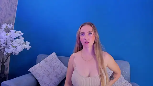 Snapshot of BellaMarieX chatting on 11/13/25, 11:08 BellaMarieX online show from 11/13/25, 11:08