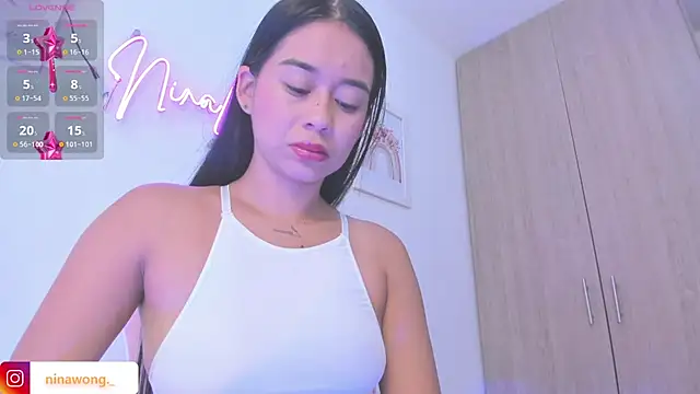 NinaWong online show from 10/22/25, 02:49