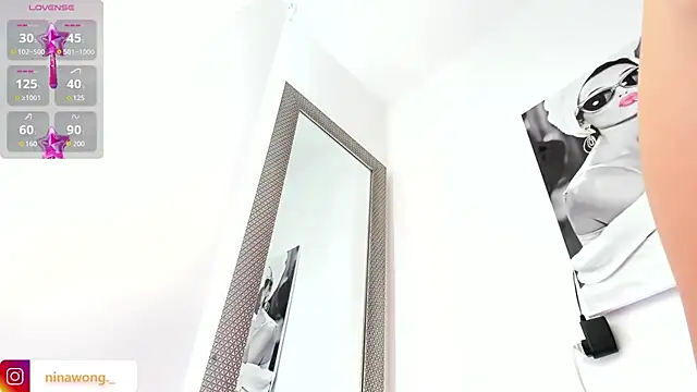 Snapshot of NinaWong chatting on 03/04/25, 02:32 NinaWong online show from 03/04/25, 02:32