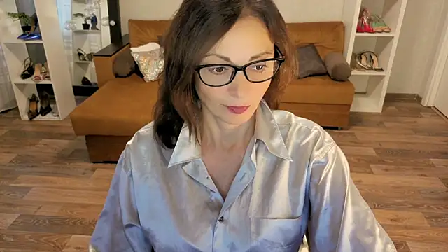 Snapshot of CaringSophie chatting on 11/09/25, 11:03 CaringSophie online show from 11/09/25, 11:03