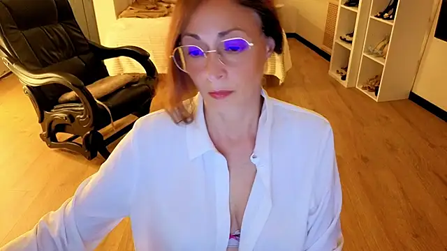CaringSophie online show from 06/14/26, 07:26