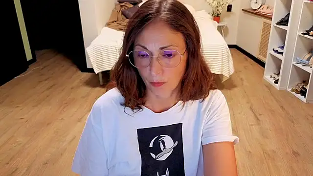 CaringSophie online show from 06/05/26, 05:29