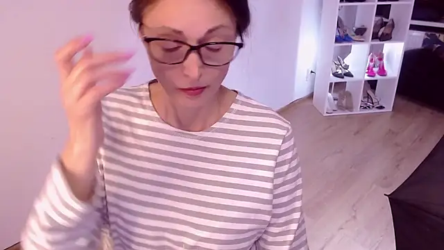 Snapshot of CaringSophie chatting on 02/26/25, 02:05 CaringSophie online show from 02/26/25, 02:05