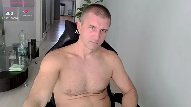 Snapshot of Maribor chatting on 09/22/25, 01:17 Maribor online show from 09/22/25, 01:17