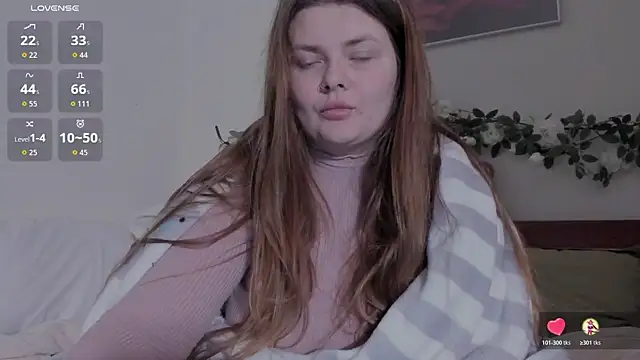 Snapshot of Eva_Shameless chatting on 10/20/25, 01:00 Eva Shameless online show from 10/20/25, 01:00