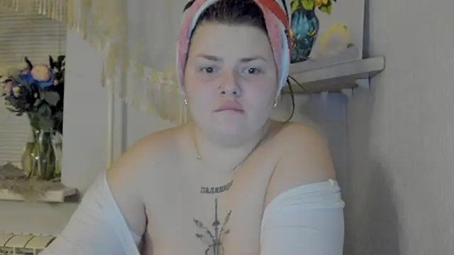 Snapshot of Eva_Shameless chatting on 02/02/25, 04:11 Eva Shameless online show from 02/02/25, 04:11