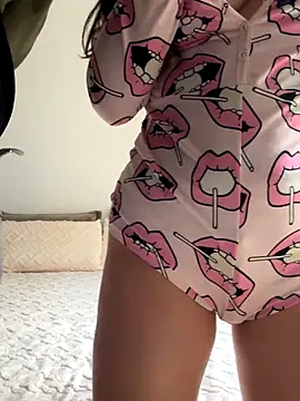 couplepenetration online show from 10/16/25, 08:11