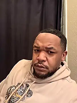 Snapshot of Oakcliffjacker chatting on 10/31/25, 11:18 Oakcliffjacker online show from 10/31/25, 11:18