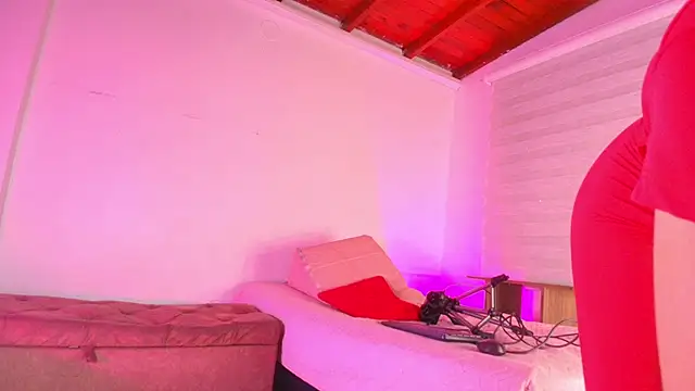 emyli sw  online show from 09/20/25, 03:11