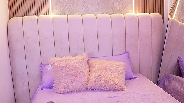 emyli sw  online show from 11/27/25, 03:07