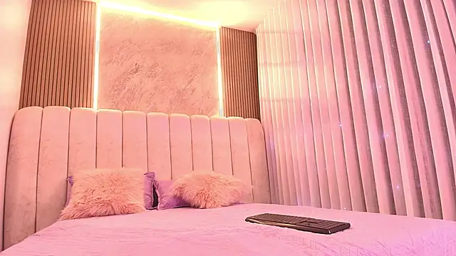 emyli sw  online show from 12/05/25, 03:05