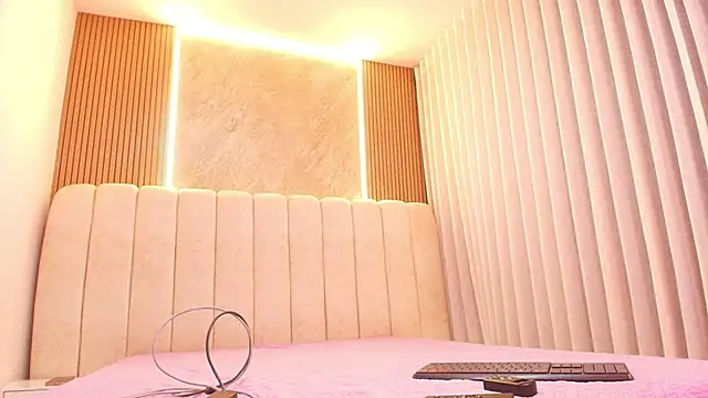 emyli sw  online show from 04/16/26, 03:07