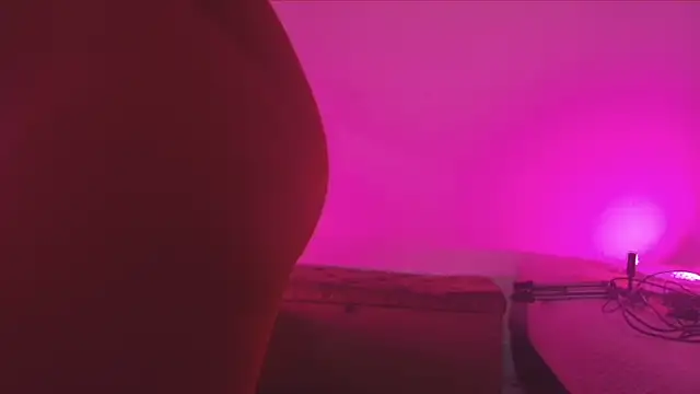 emyli sw  online show from 10/11/25, 03:07