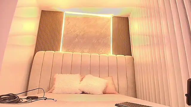 emyli sw  online show from 01/17/26, 03:10