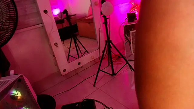 emyli sw  online show from 09/24/25, 03:02