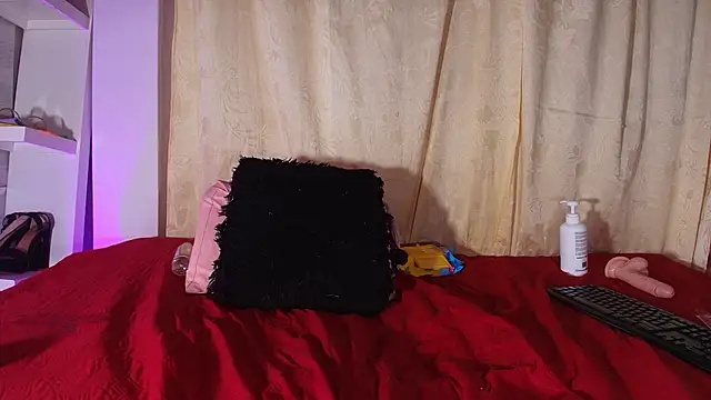 emyli sw  online show from 03/19/25, 06:14