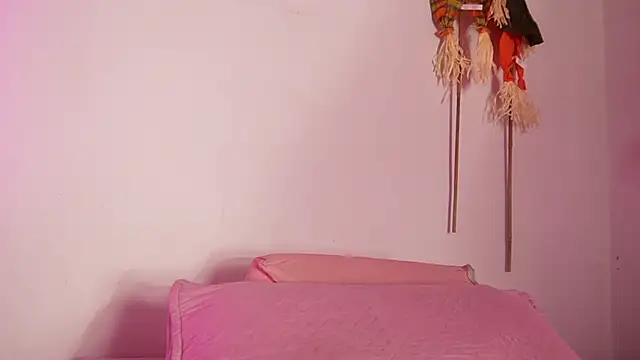 emyli sw  online show from 10/22/25, 03:06