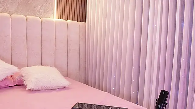 emyli sw  online show from 02/14/26, 03:07