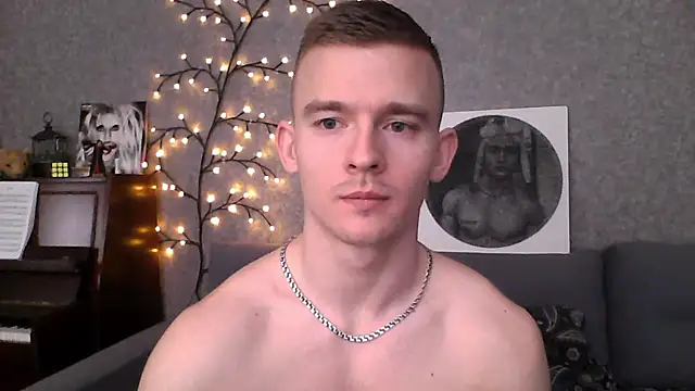 Snapshot of Marvelboy_ chatting on 02/08/25, 12:17 Marvelboy online show from 02/08/25, 12:17