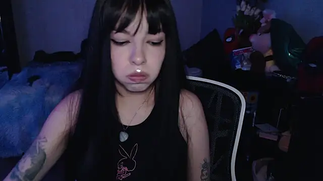 Snapshot of babyakem chatting on 11/15/25, 04:38 babyakem online show from 11/15/25, 04:38