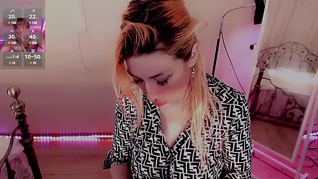 Snapshot of AnnieGOld_ chatting on 03/02/25, 10:13 AnnieGOld  online show from 03/02/25, 10:13