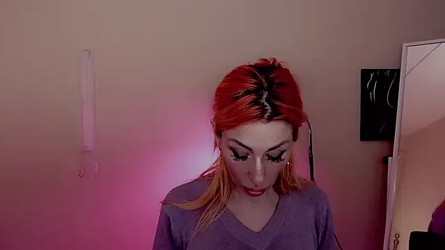 Snapshot of AnnieGOld_ chatting on 12/27/24, 08:45 AnnieGOld  online show from 12/27/24, 08:45