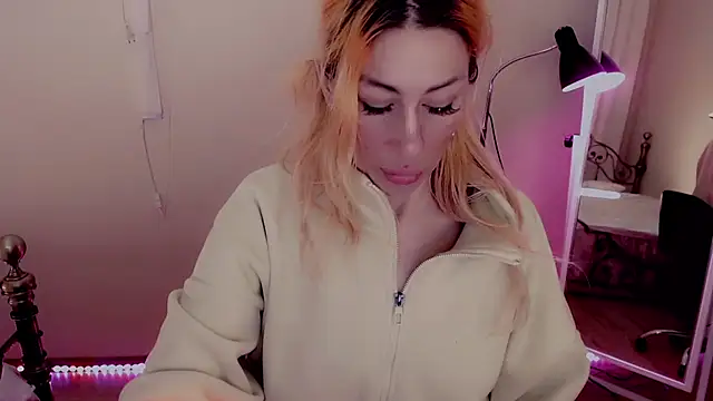 Snapshot of AnnieGOld_ chatting on 02/27/25, 10:20 AnnieGOld  online show from 02/27/25, 10:20