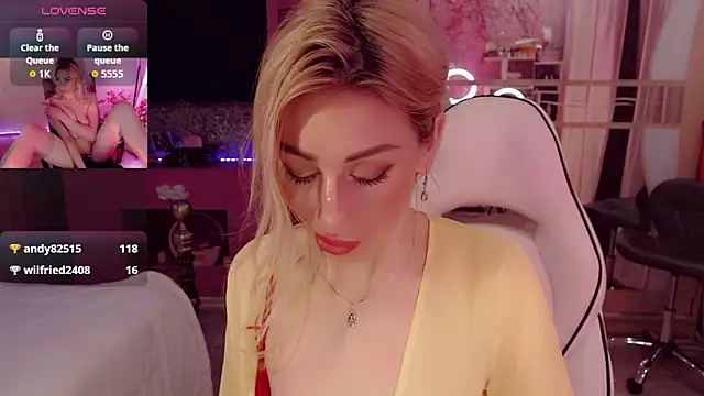 AnnieGOld  online show from 11/05/25, 06:44