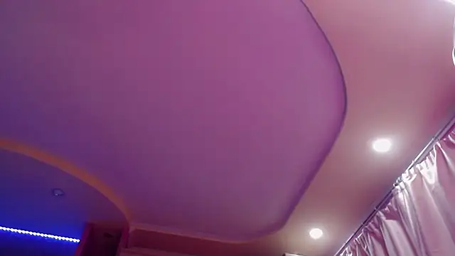 Snapshot of AnnieGOld_ chatting on 09/13/25, 10:43 AnnieGOld  online show from 09/13/25, 10:43