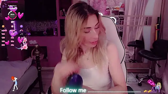 AnnieGOld  online show from 07/04/26, 10:14
