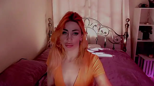 Snapshot of AnnieGOld_ chatting on 12/23/24, 03:29 AnnieGOld  online show from 12/23/24, 03:29