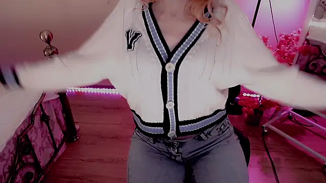 Snapshot of AnnieGOld_ chatting on 01/16/25, 10:02 AnnieGOld  online show from 01/16/25, 10:02