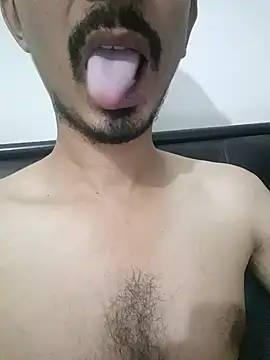 dreamtoungelick69 online show from 11/12/25, 05:28