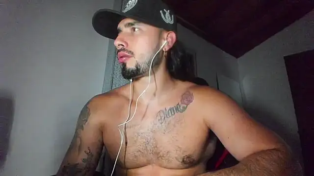 Snapshot of Baky_sexy chatting on 10/05/25, 11:17 Baky sexy online show from 10/05/25, 11:17