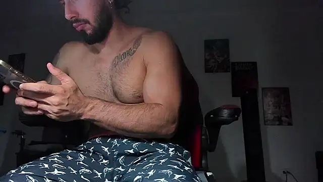 Snapshot of Baky_sexy chatting on 03/05/25, 03:40 Baky sexy online show from 03/05/25, 03:40