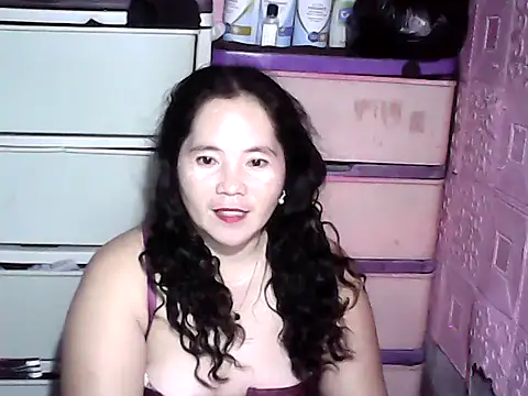 hotpusie 4u online show from 12/16/25, 01:04