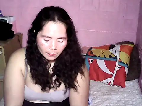 hotpusie 4u online show from 10/13/25, 05:36