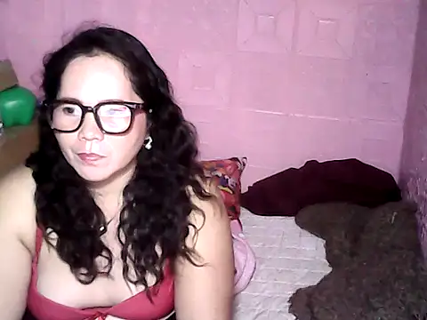 hotpusie 4u online show from 09/26/25, 12:01