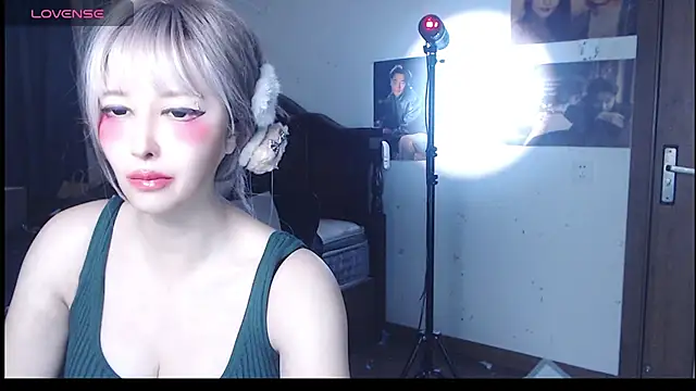 candy cola online show from 11/04/25, 01:42