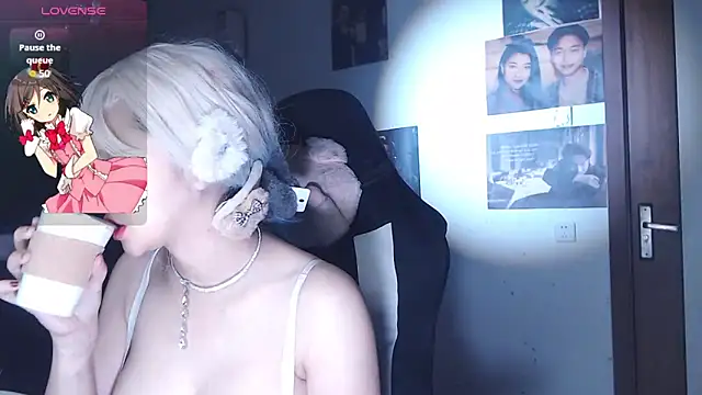 Snapshot of candy_cola chatting on 10/08/25, 03:30 candy cola online show from 10/08/25, 03:30