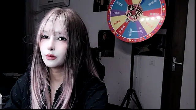 Snapshot of candy_cola chatting on 02/14/25, 01:34 candy cola online show from 02/14/25, 01:34