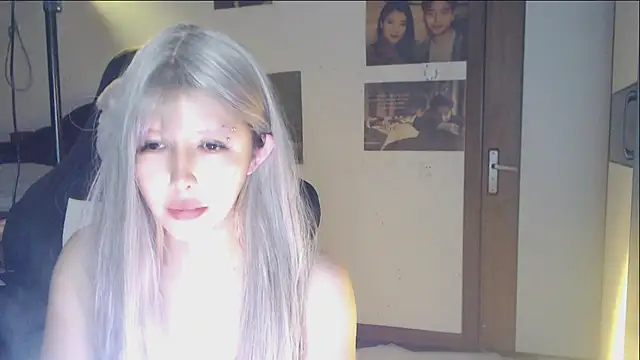 Snapshot of candy_cola chatting on 09/18/25, 06:05 candy cola online show from 09/18/25, 06:05