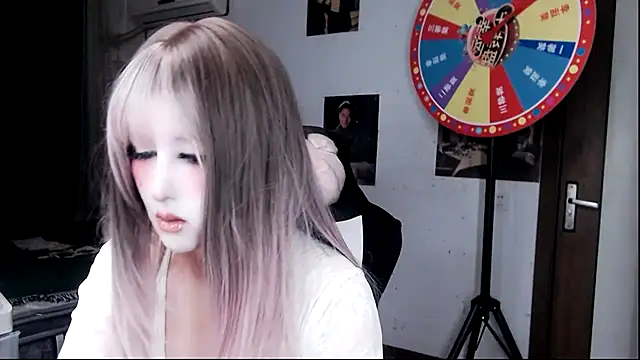 Snapshot of candy_cola chatting on 02/16/25, 01:25 candy cola online show from 02/16/25, 01:25