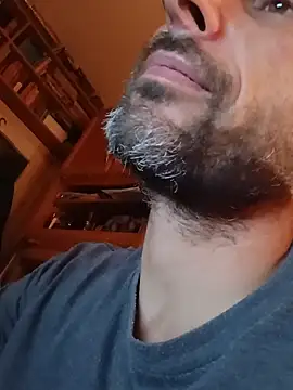 Snapshot of FireFox_Feel chatting on 03/06/25, 11:42 FireFox Feel online show from 03/06/25, 11:42