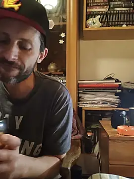 Snapshot of FireFox_Feel chatting on 03/06/25, 08:37 FireFox Feel online show from 03/06/25, 08:37