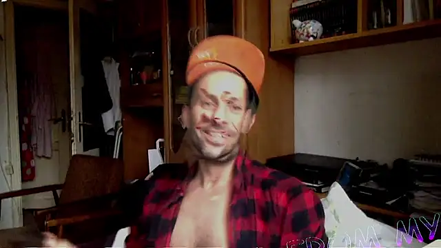 Snapshot of FireFox_Feel chatting on 12/07/24, 11:23 FireFox Feel online show from 12/07/24, 11:23